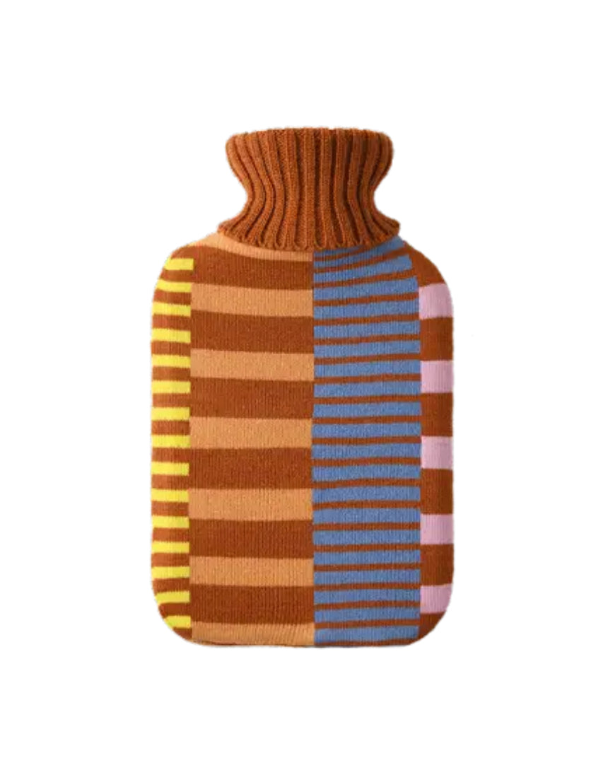 Casa Rolio hot water bottle with decorative art cover, soft fabric cover and classic rubber bottle for warmth and comfort.