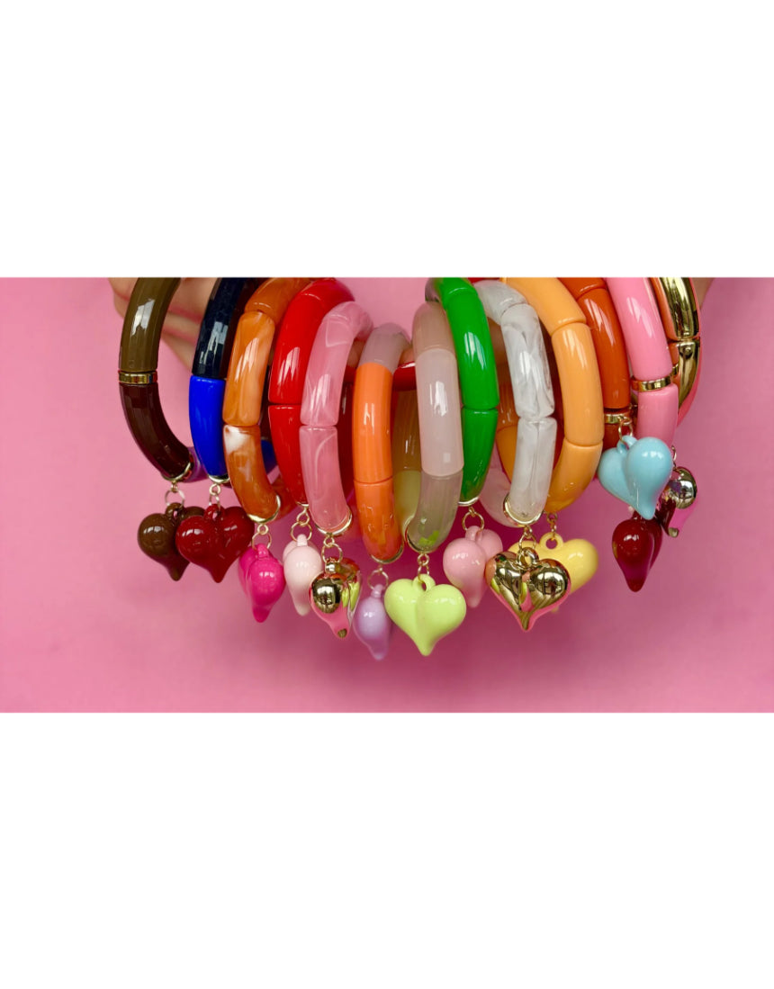 Mosk Melbourne Big Heart bracelet featuring a large heart charm on a sleek silver chain.