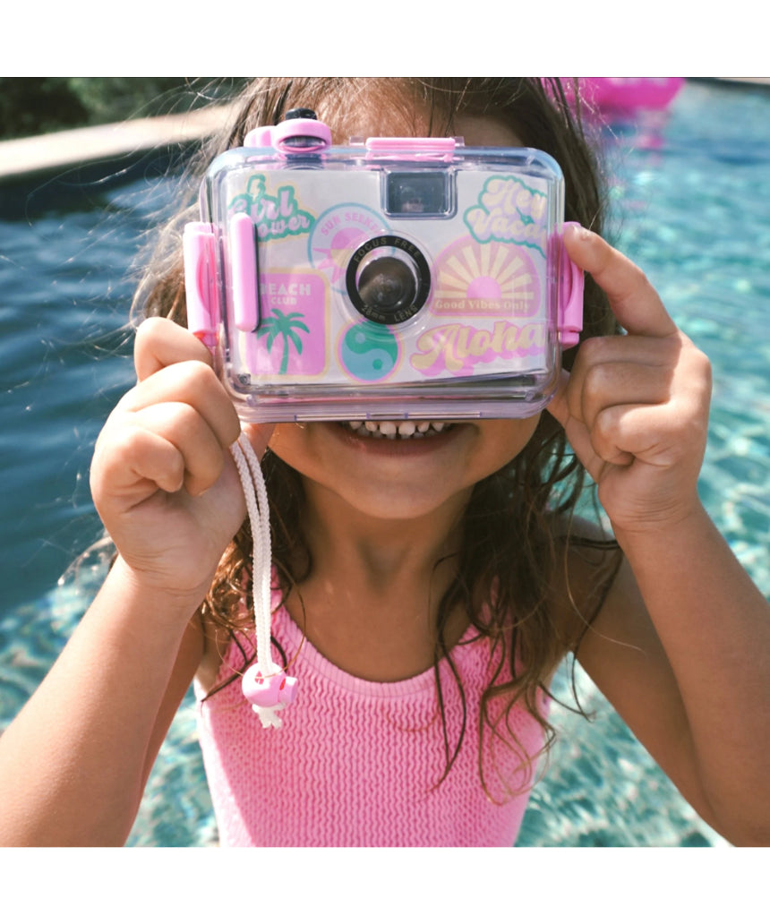SunnyLife underwater camera in sherbet color, showcasing waterproof design and compact shape for underwater photography.