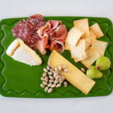 Green Maison Apprêt Classique chopping board made of durable wood, featuring a smooth surface and classic rectangular design.