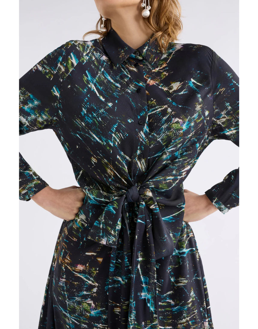 Elk Kallio Dress in Norda print, lightweight clothing with a relaxed fit, featuring a floral pattern and long sleeves.