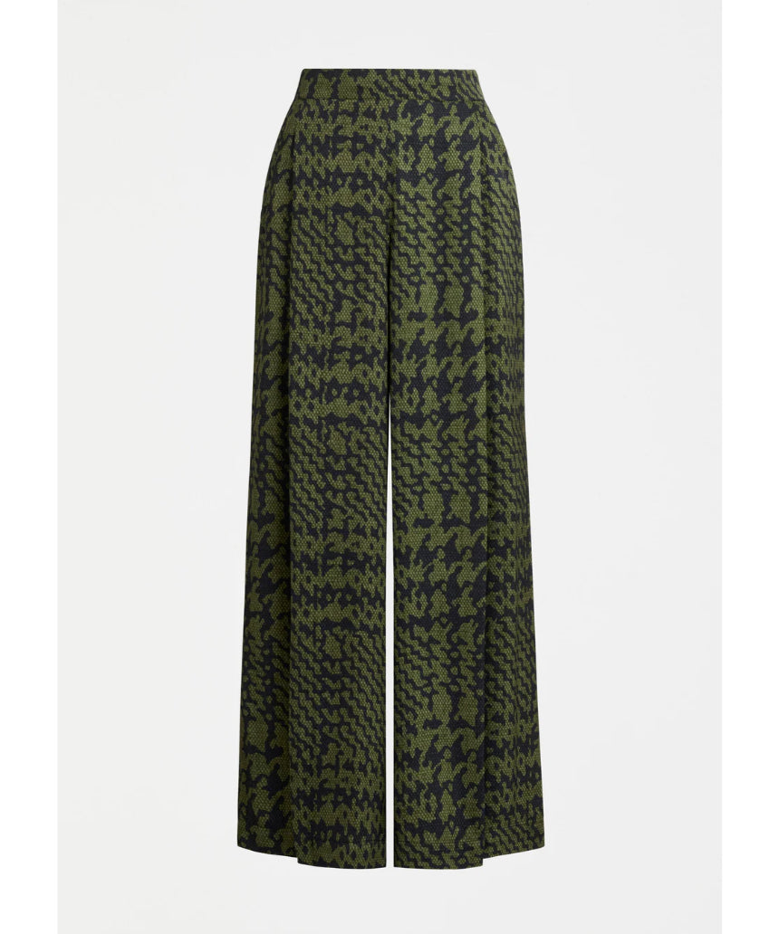 Elk Mitte Pant in Portus Print, stylish clothing with a relaxed fit and vibrant pattern, perfect for casual wear.