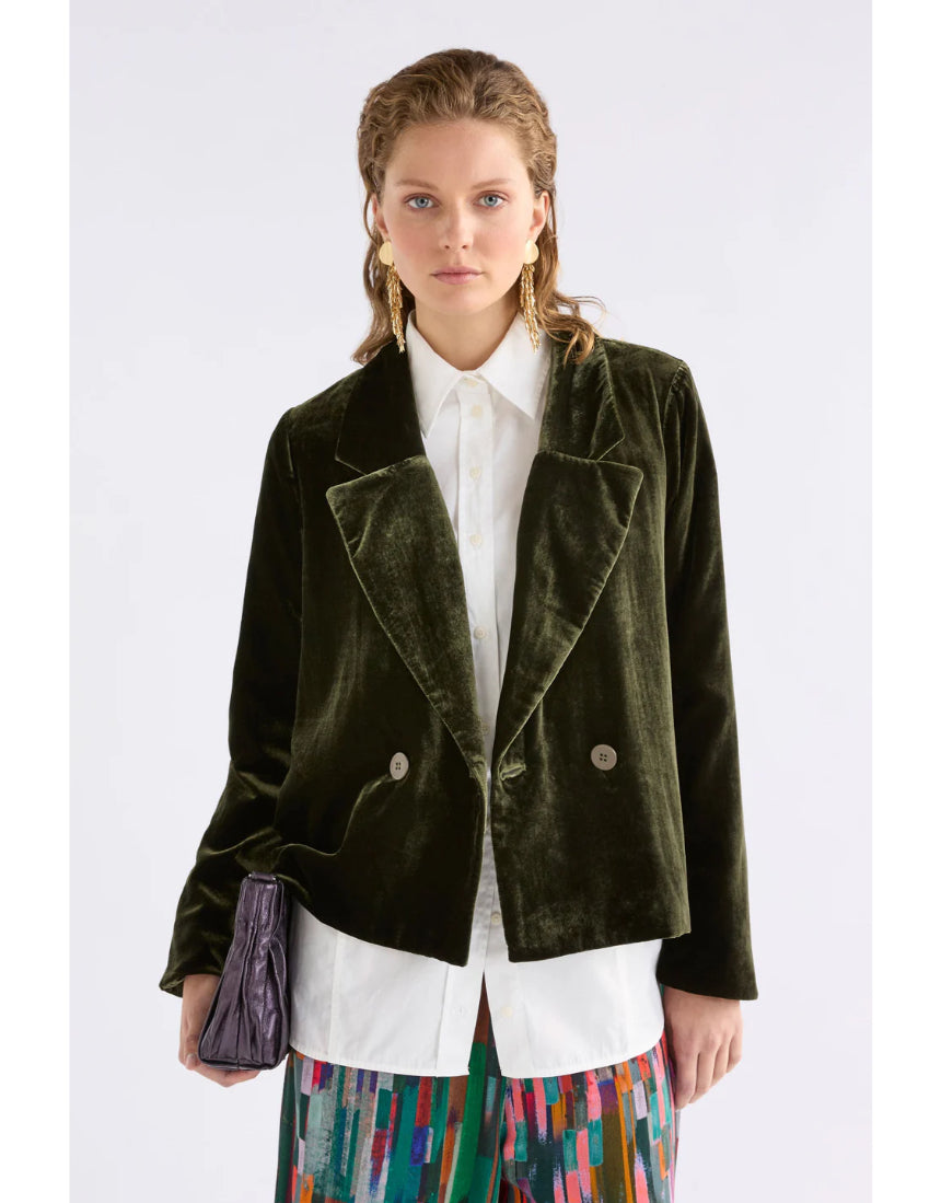 Elk Suuri double-breasted blazer in deep olive velvet, tailored fit with lapel collar and front button closure.