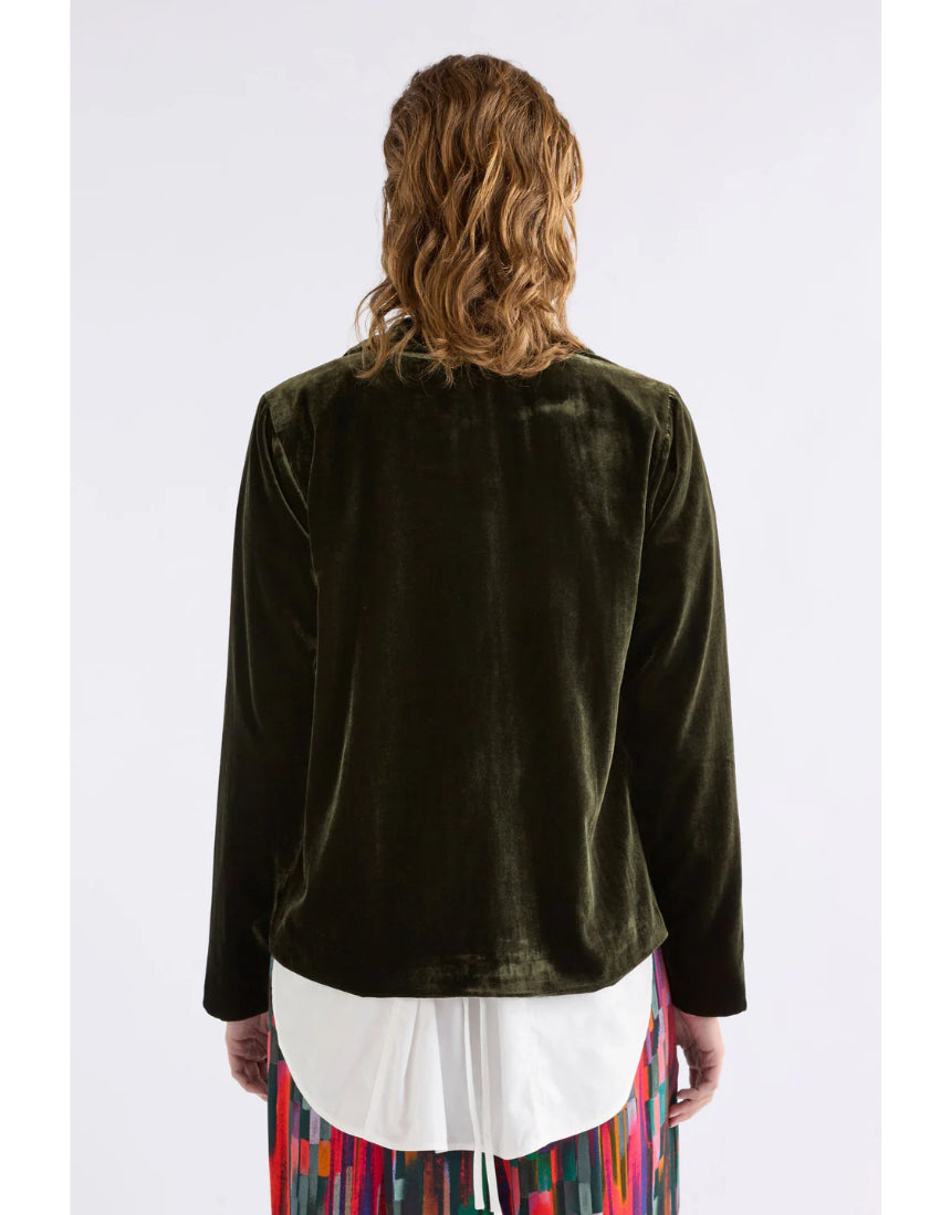Elk Suuri double-breasted blazer in deep olive velvet, featuring a tailored fit and classic lapel design.