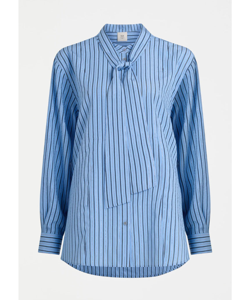 Elk Hedi Shirt in chambray stripe, casual men's clothing with a button-up front and long sleeves, featuring a relaxed fit.