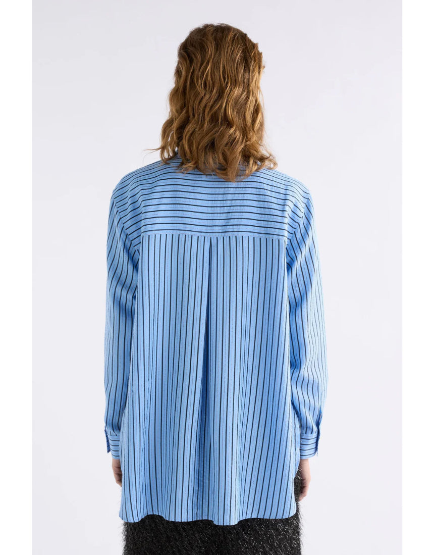 Elk Hedi Shirt in chambray stripe fabric, casual button-up clothing with a relaxed fit and classic collar.
