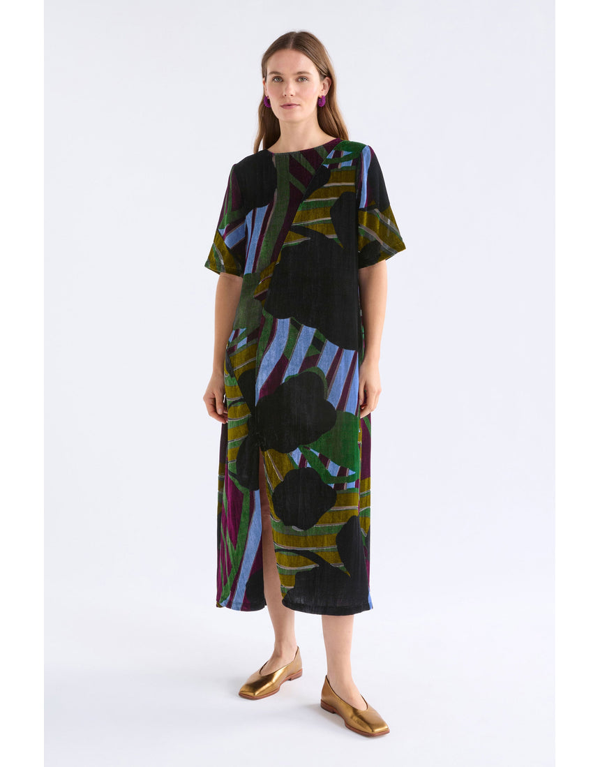 ELK The Label Reihen Dress in Stribe Burnout featuring a relaxed fit and vibrant pattern, perfect for casual or dressy occasions.