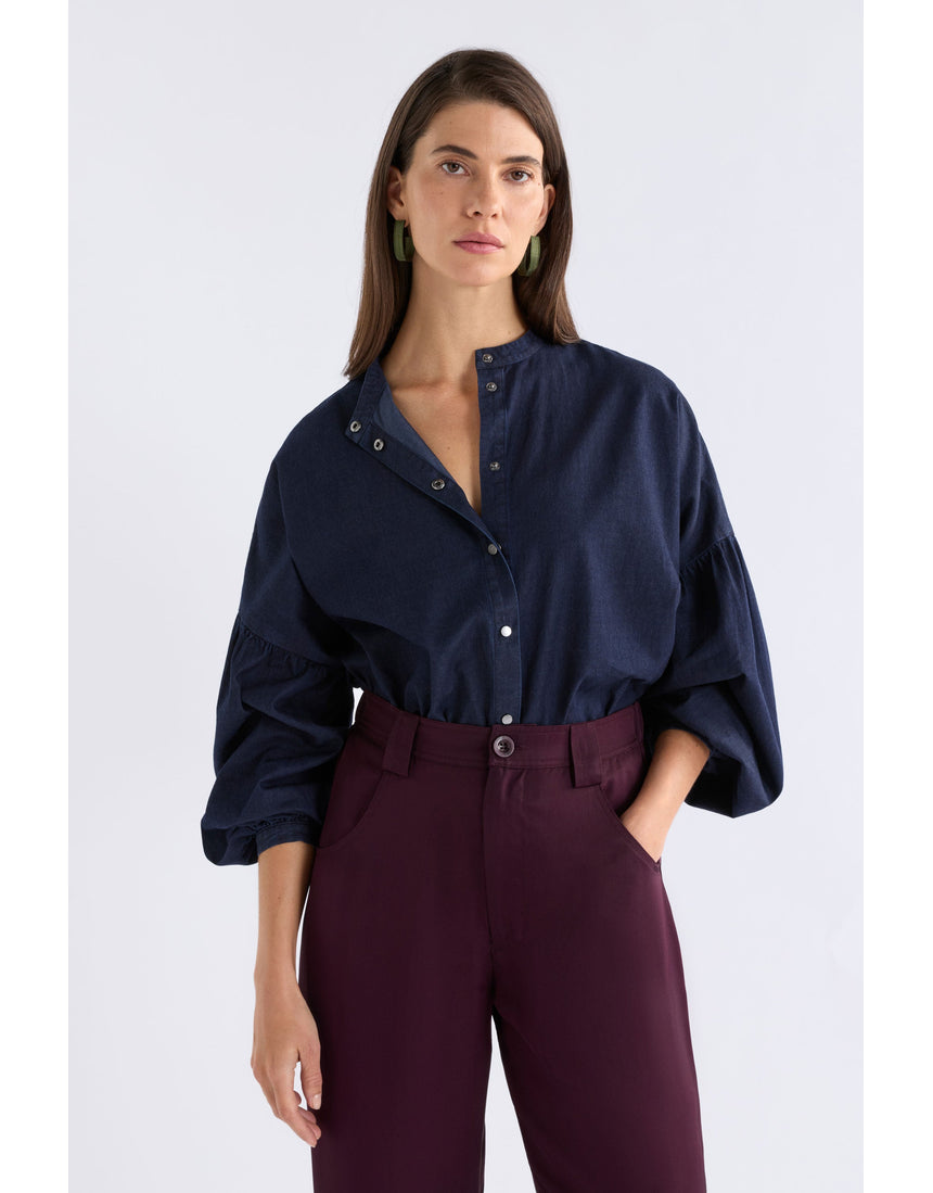 ELK The Label Hullu Pant in Shiraz color, featuring relaxed fit and lightweight fabric, suitable for casual wear.
