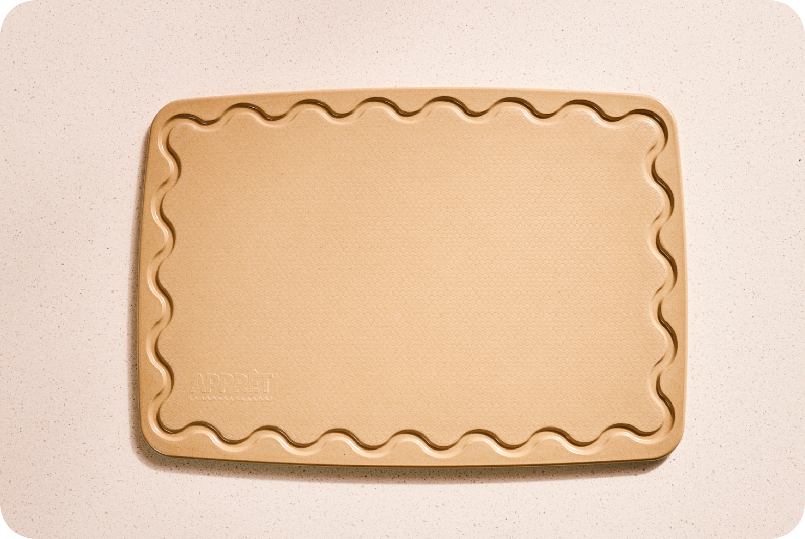 Beige Maison Apprêt Classique chopping board made of wood, with smooth surface and rounded edges, ideal for kitchen prep.