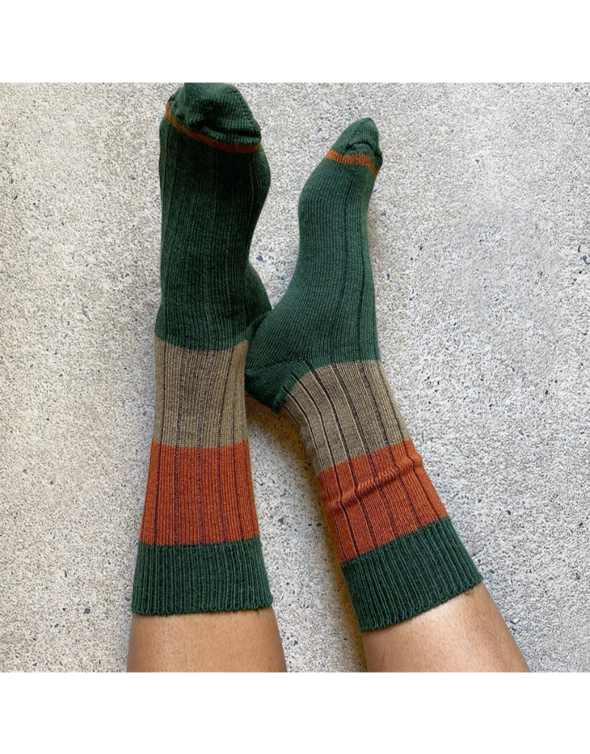 Tightology chunky rib Merino wool socks in bottle green, featuring thick knit texture and comfortable fit for cold weather.