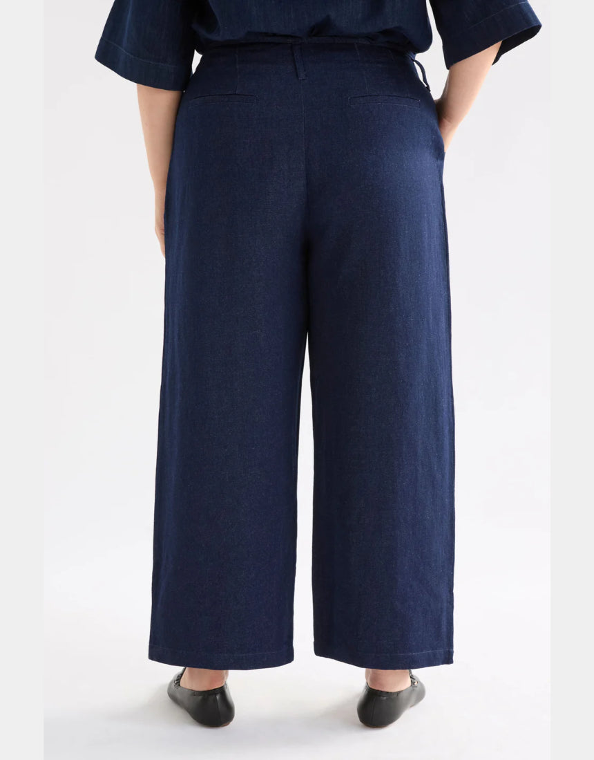 Dark blue Elk Decla Jean, stylish denim clothing with classic fit and detailed stitching, displayed flat against a neutral background.