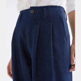 Dark blue Elk Decla Jean pants featuring classic denim style and stitching, fitted on a model showcasing casual clothing.