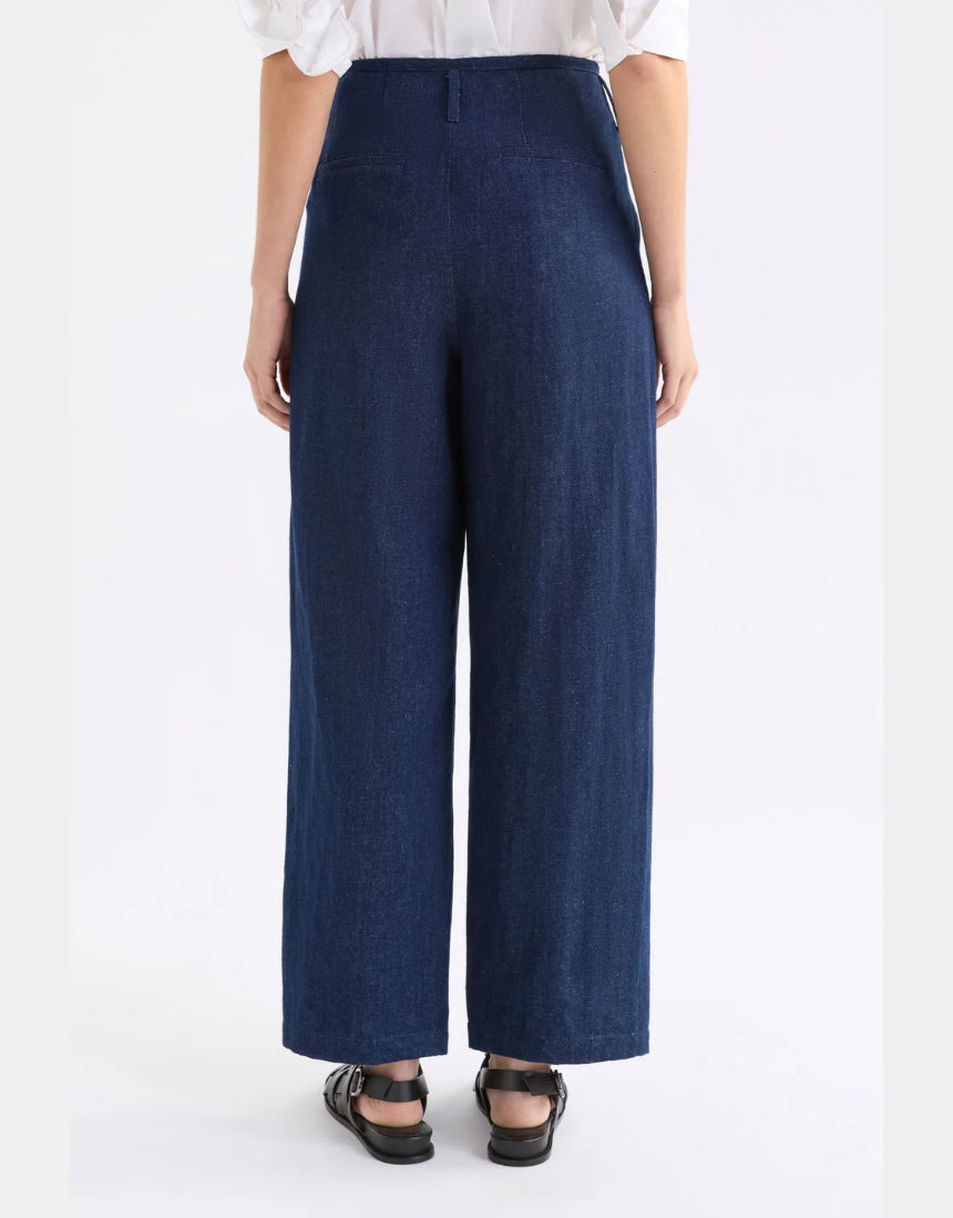 Dark blue Elk Decla Jean clothing with classic fit and denim fabric, featured in a natural pose.