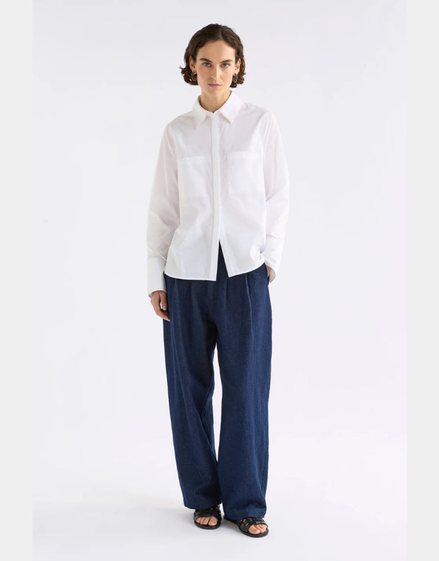 Dark blue Elk Decla Jean pants showing a slim fit design, denim fabric, and classic five-pocket styling.