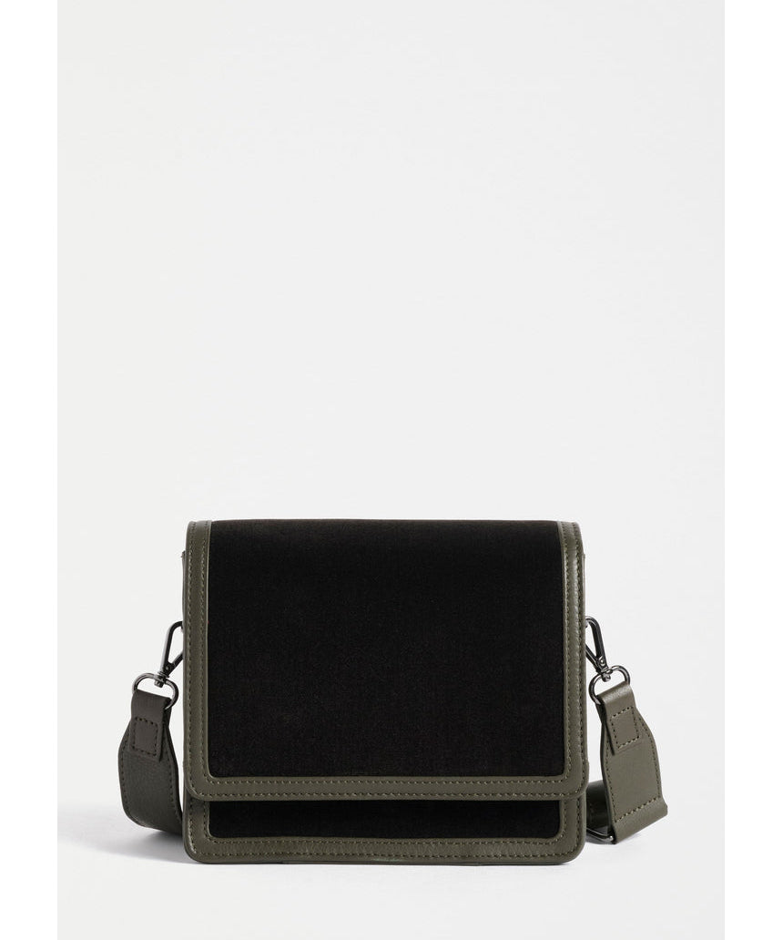 ELK The Label vel crossbody bag in dark olive with adjustable strap and sleek design, perfect for everyday use.