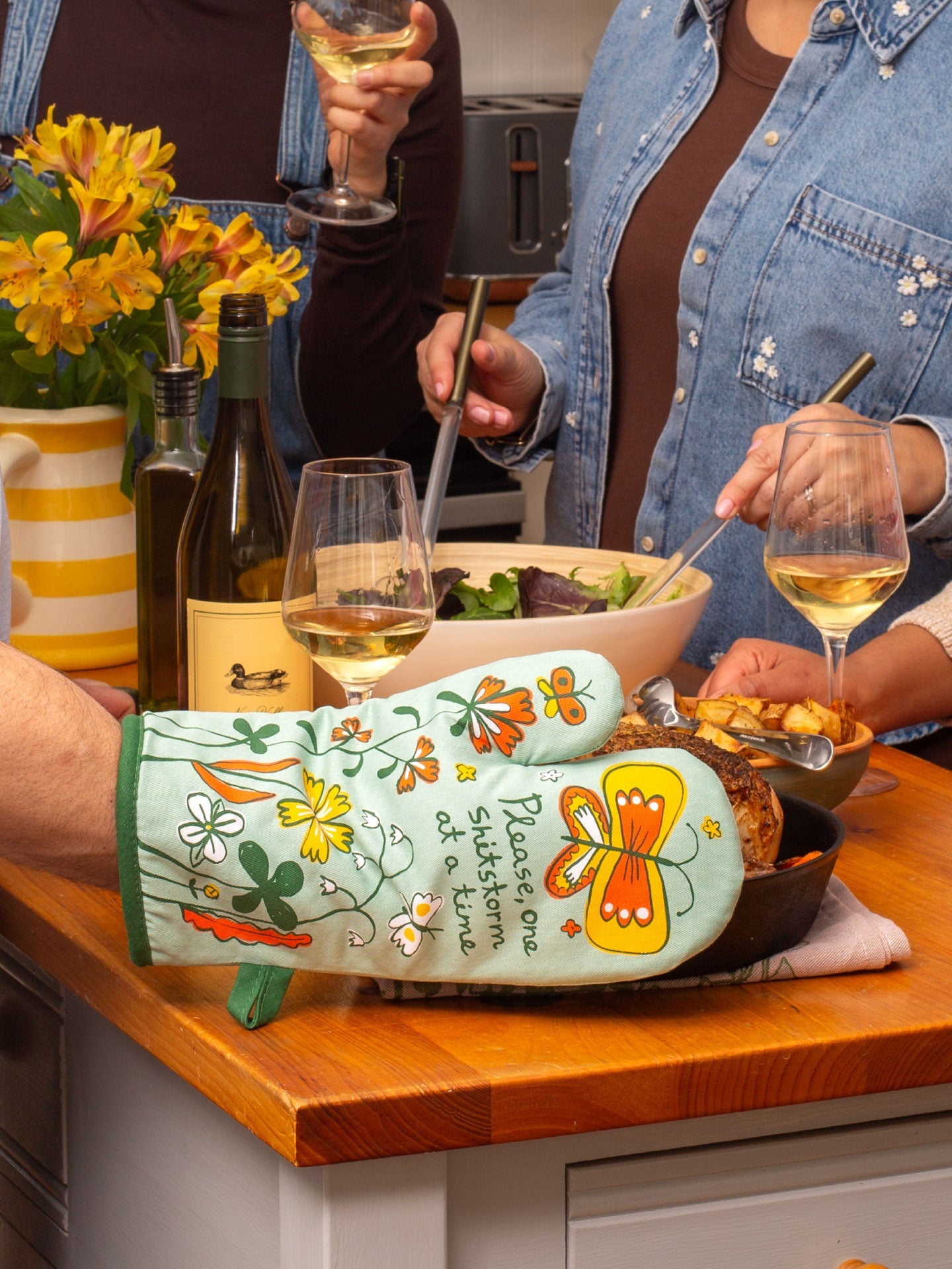 Blue Q - Oven Mitt - Shitstorm