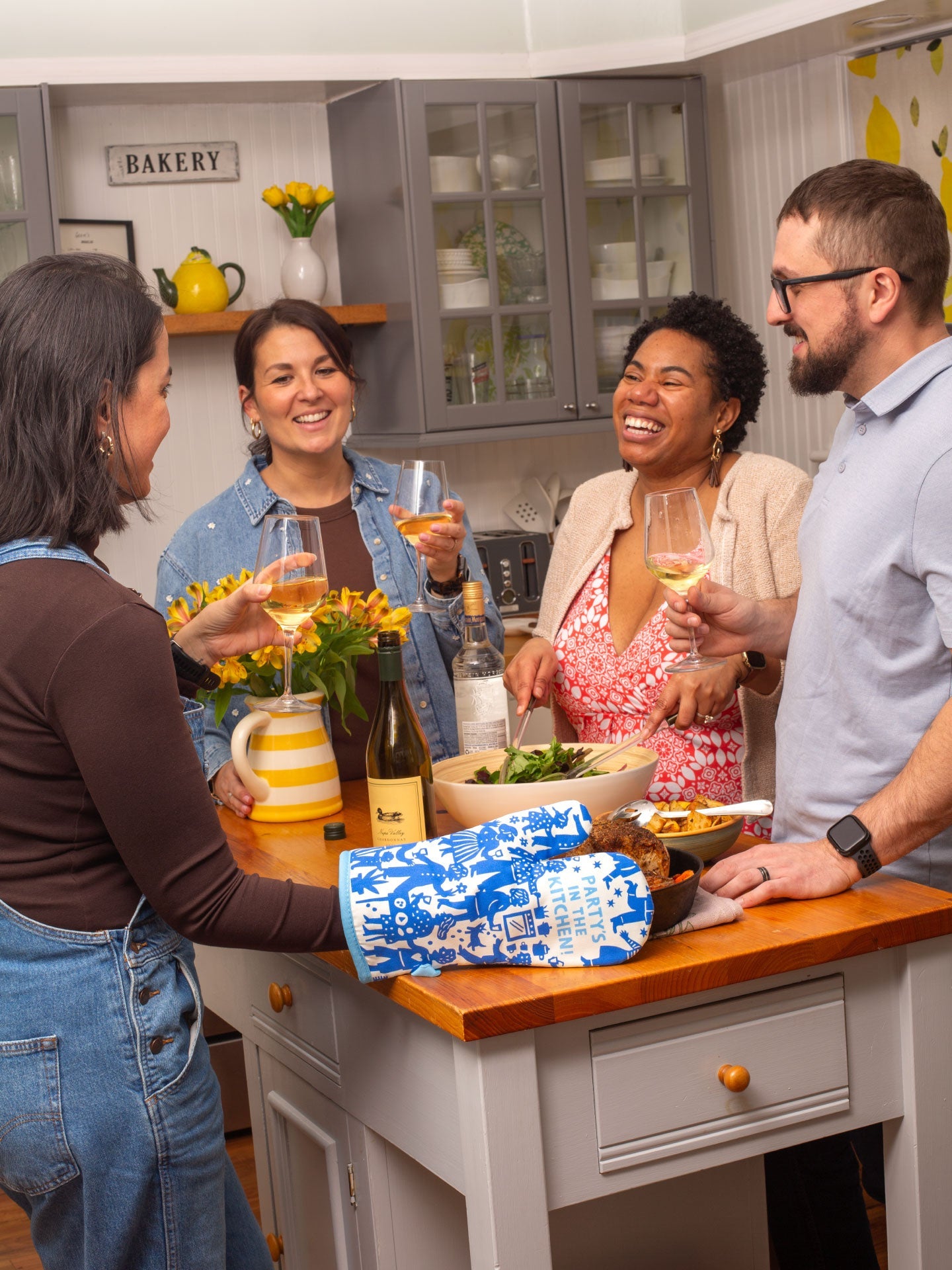 Blue Q - Oven Mitt - Party In The Kitchen