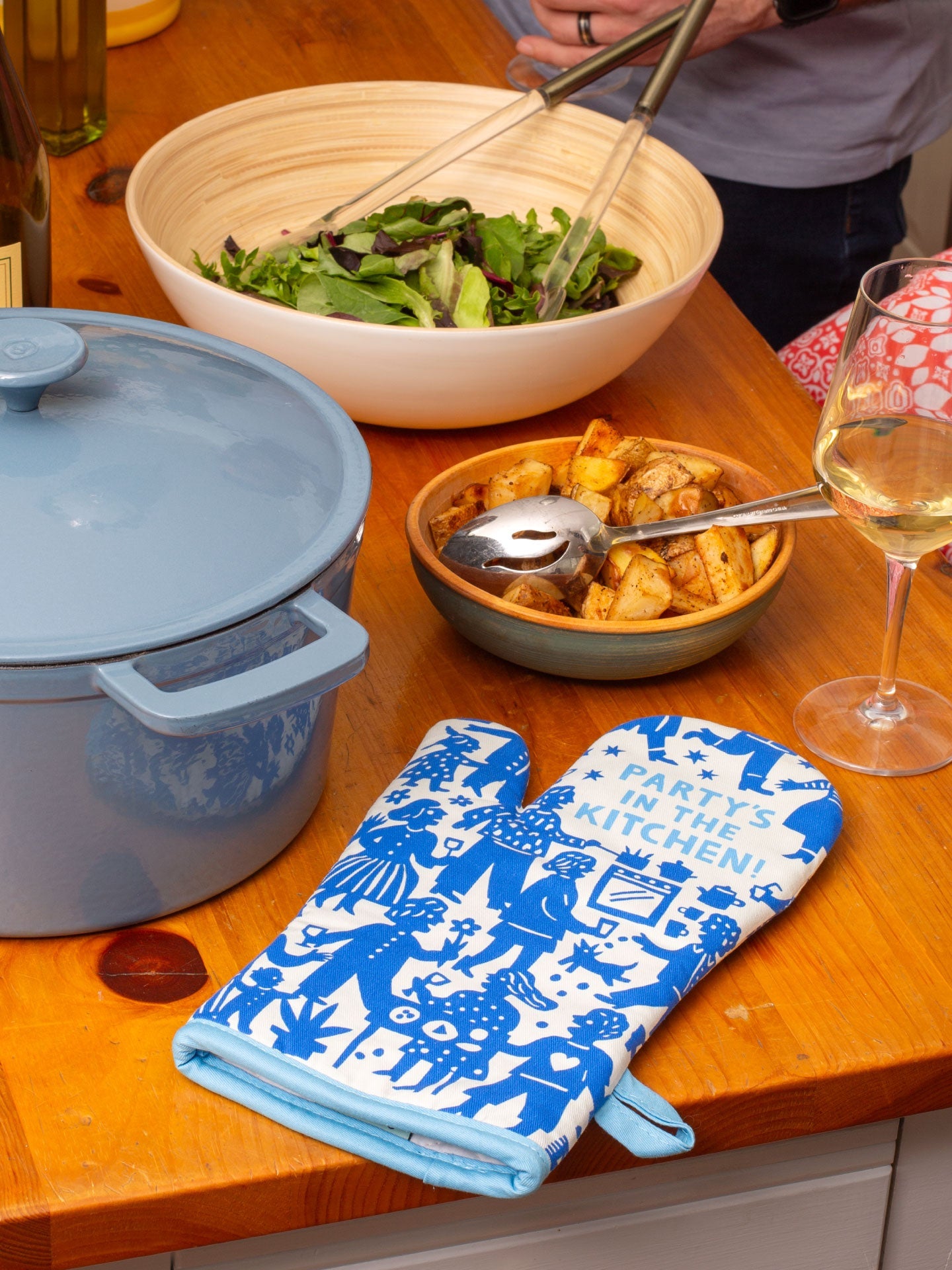 Blue Q - Oven Mitt - Party In The Kitchen