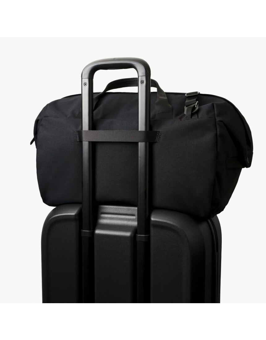 Bellroy Classic Duffel 35L in Black – product view 4