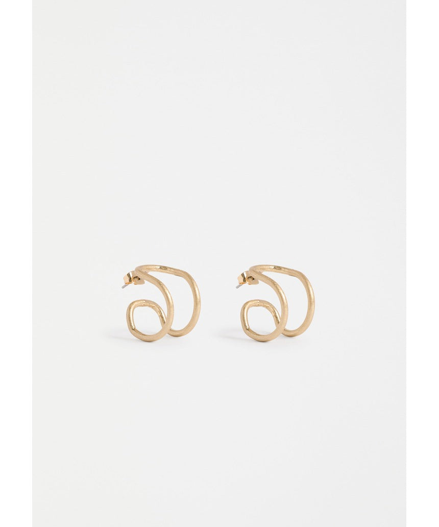 Gold Elk Orden Hoop Earring from ELK The Label, showcasing a smooth, circular hoop design in a shiny gold finish.