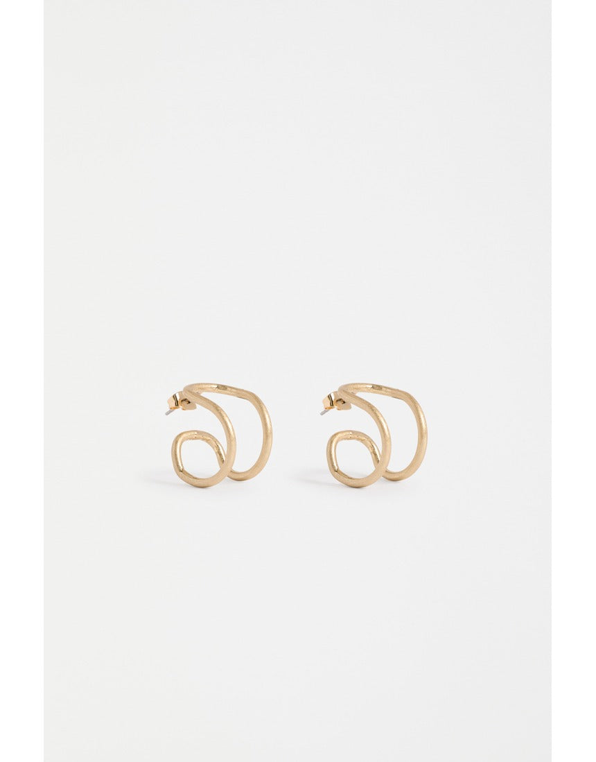 Gold Elk Orden Hoop Earring from ELK The Label, showcasing a smooth, circular hoop design in a shiny gold finish.