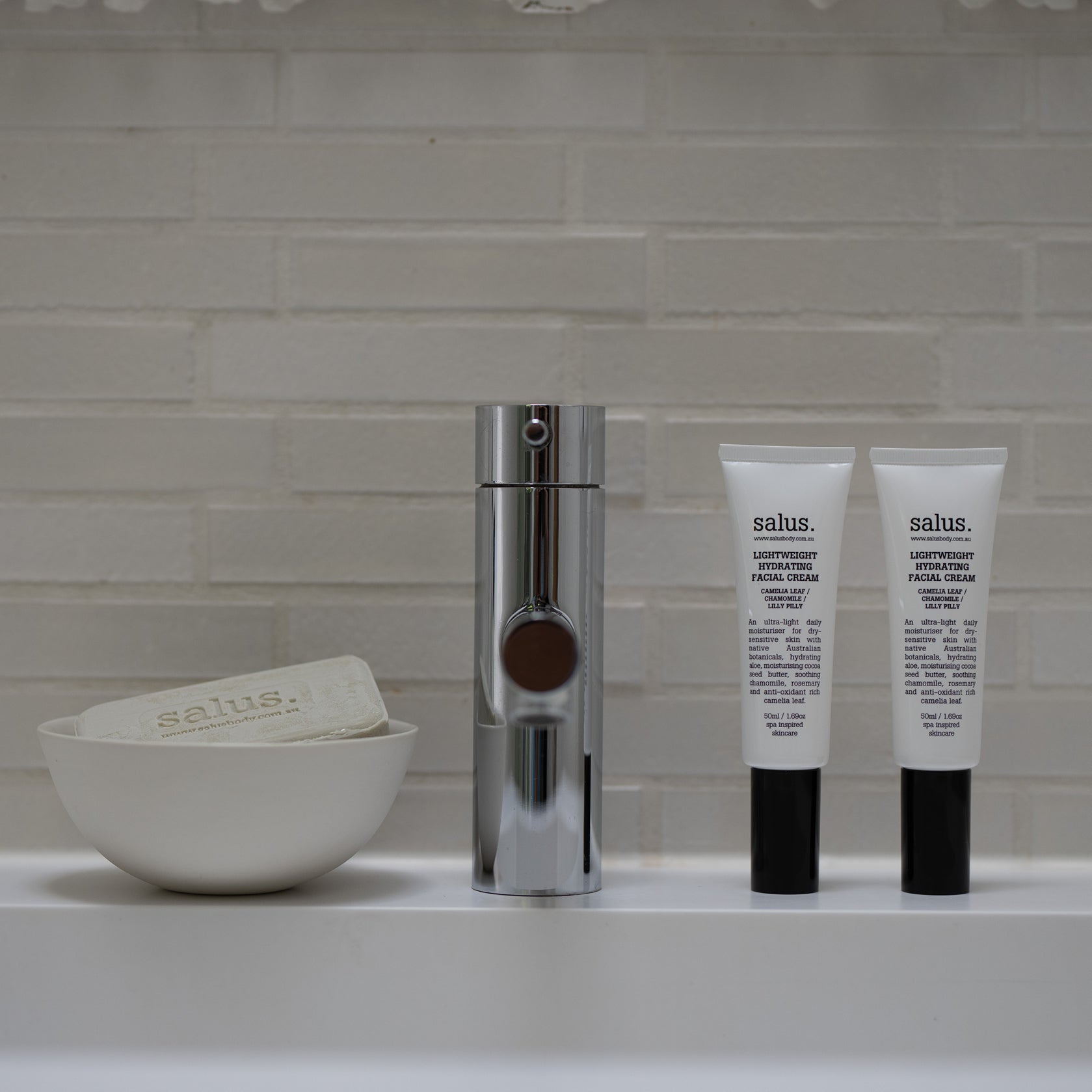 Salus Body Lightweight Hydrating Facial Cream in 50ml jar, smooth texture and nourishing formula for daily facial moisture.