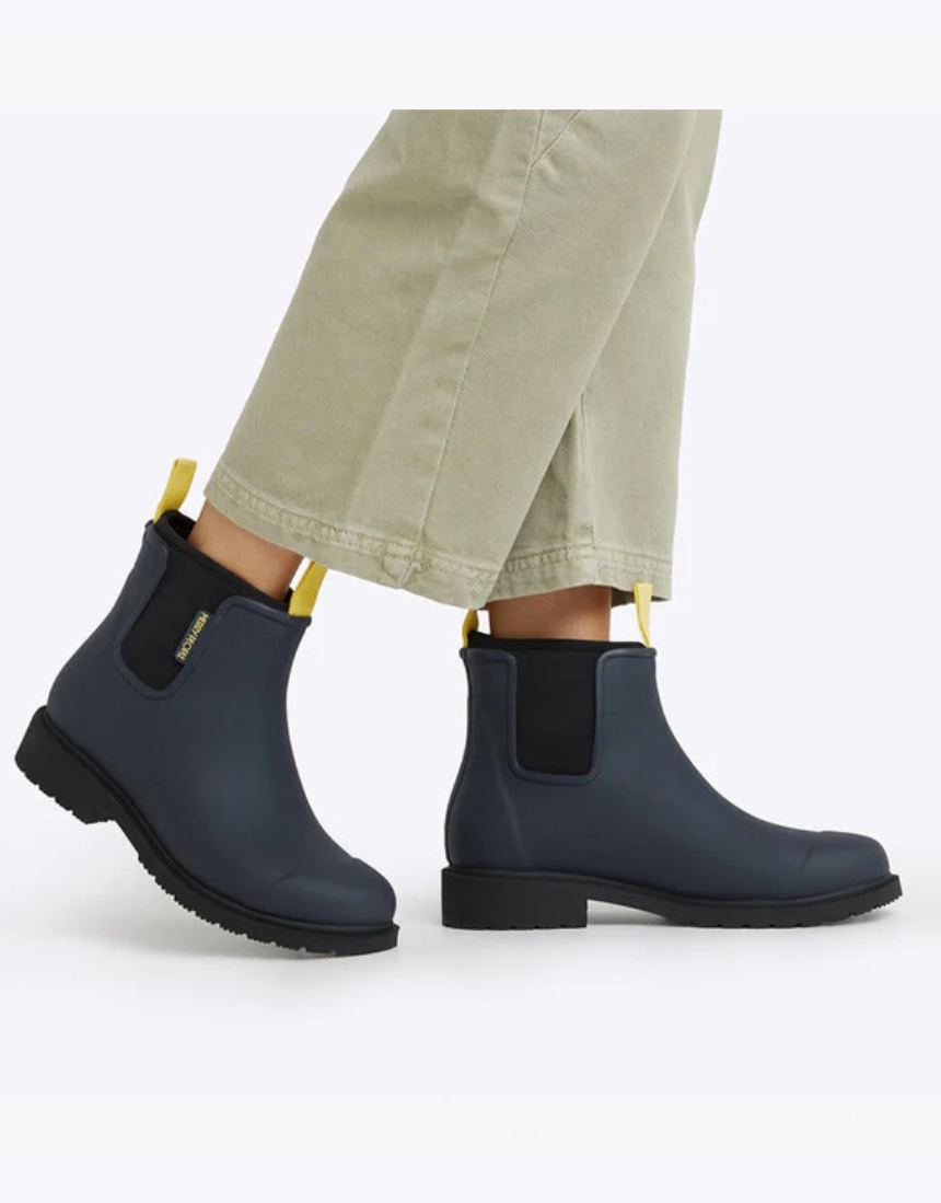 Merry People Bobbi Gumboots in midnight color, waterproof rubber boots with a sleek design and sturdy soles for wet weather.