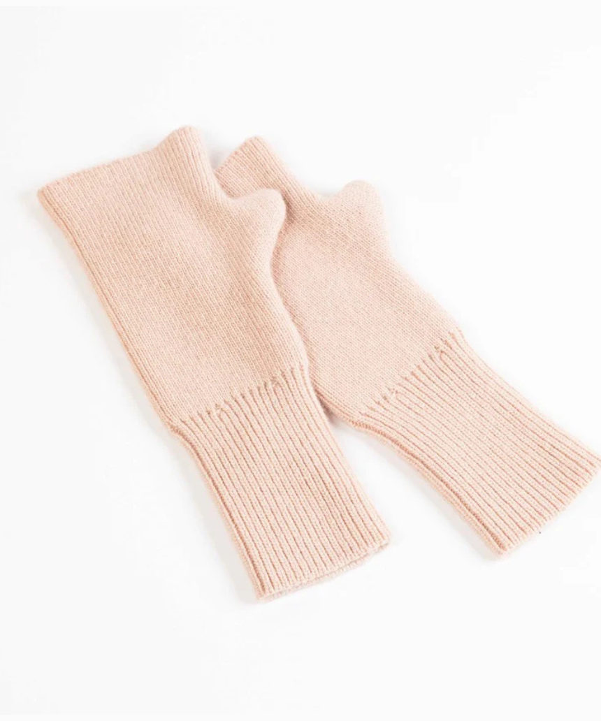 Julia Mittens - Powder Pink, gloves, Maison Fanli - Say It Sister