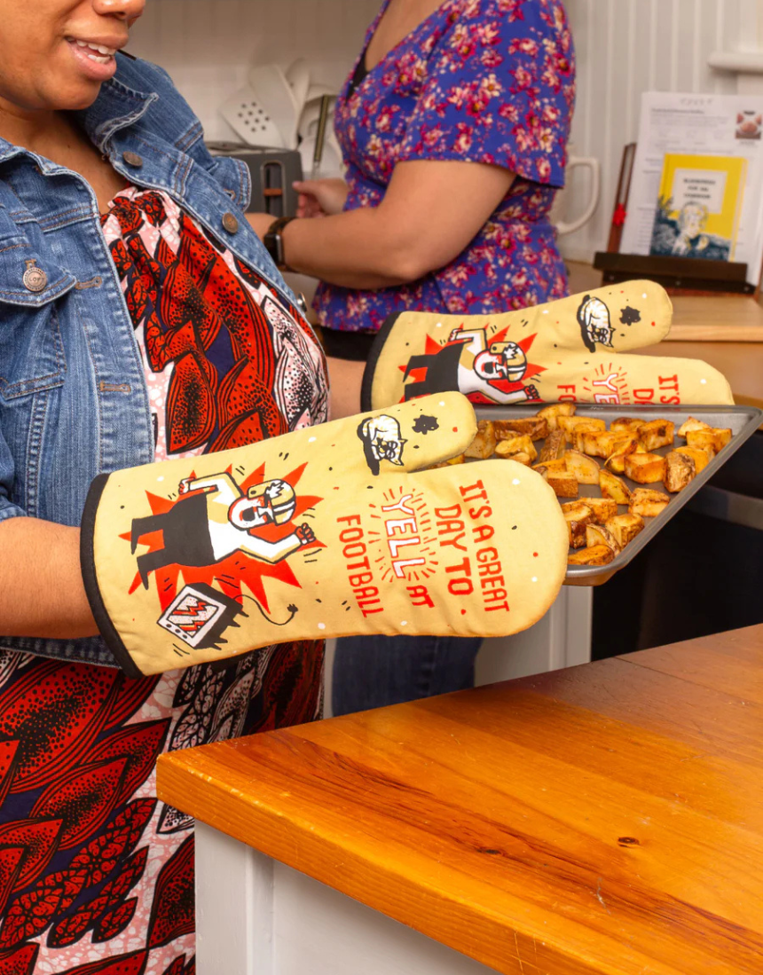 Blue Q - Yell at Football Oven Mitt, Oven Mitt, Blue Q - Say It Sister
