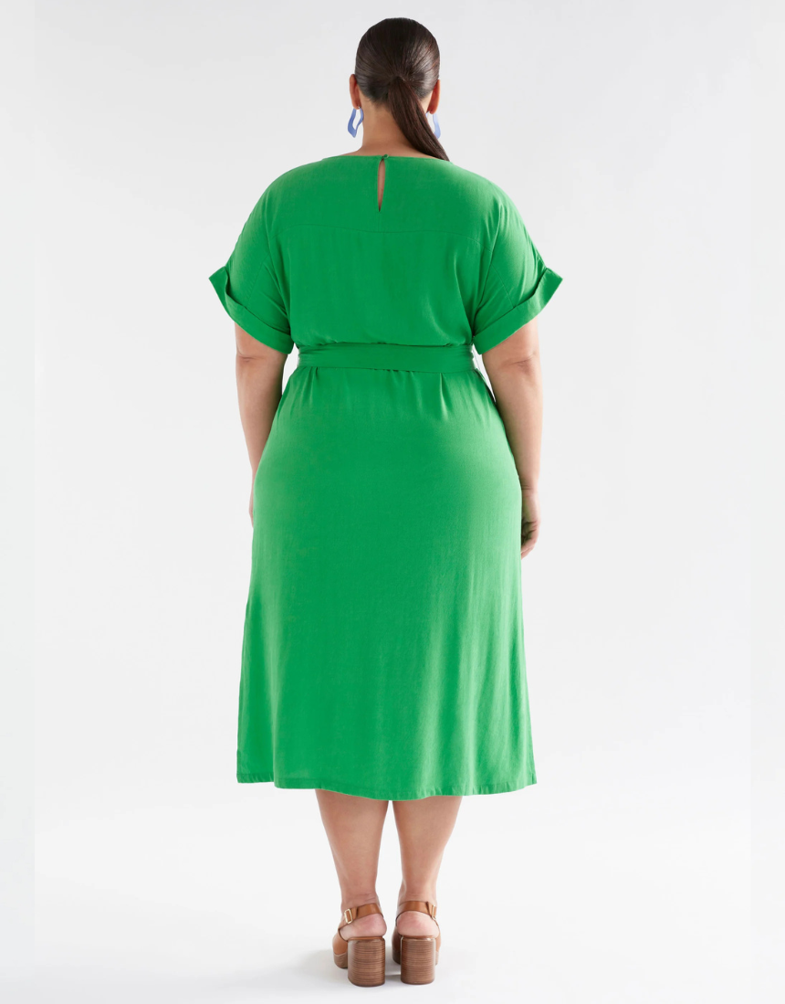 Elk Olyck Midi Dress in soft fabric, displayed on a model with a relaxed fit, featuring a stylish, casual design.