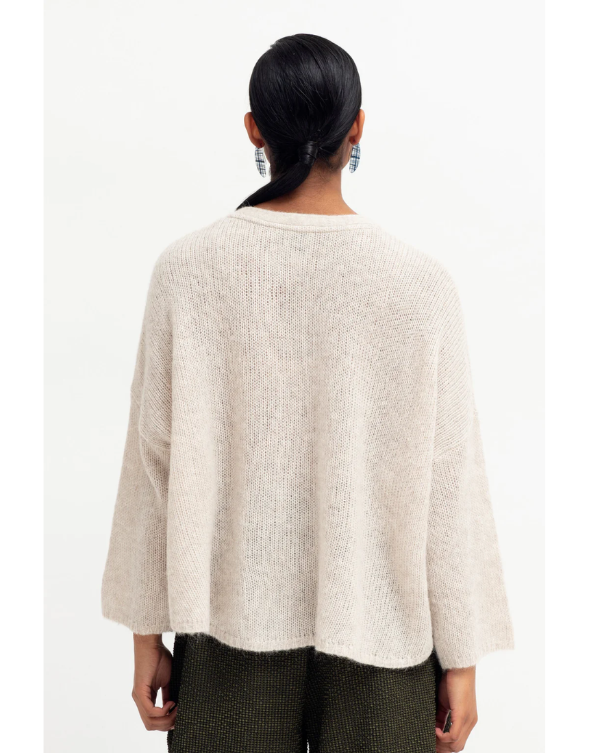 Ecru Elk Agna Sweater jumper with a cozy knit texture, displayed on a neutral background, showcasing its classic style.